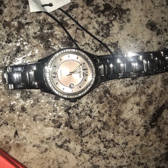 Watch - Picture 3 of 3